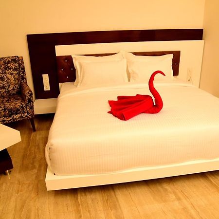 Hotel K11 Haldwani Luaran gambar