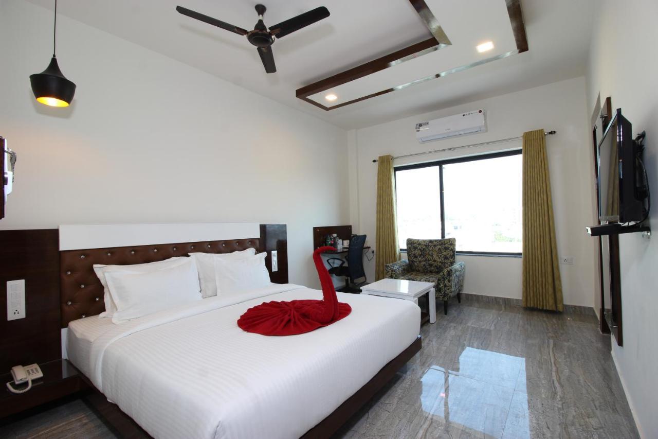 Hotel K11 Haldwani Luaran gambar