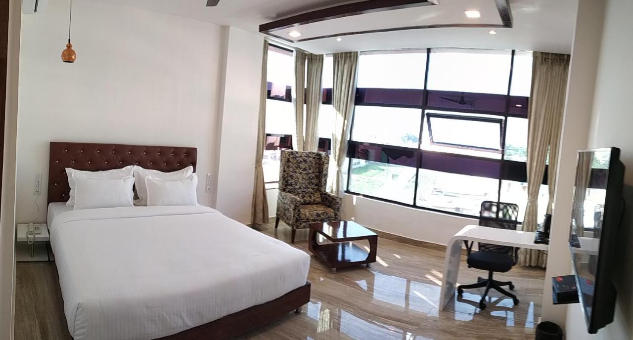 Hotel K11 Haldwani Luaran gambar